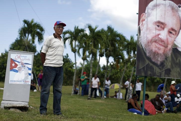 © Reuters. Dos disidentes cubanas denuncian detención para evitar que se acercaran al Papa