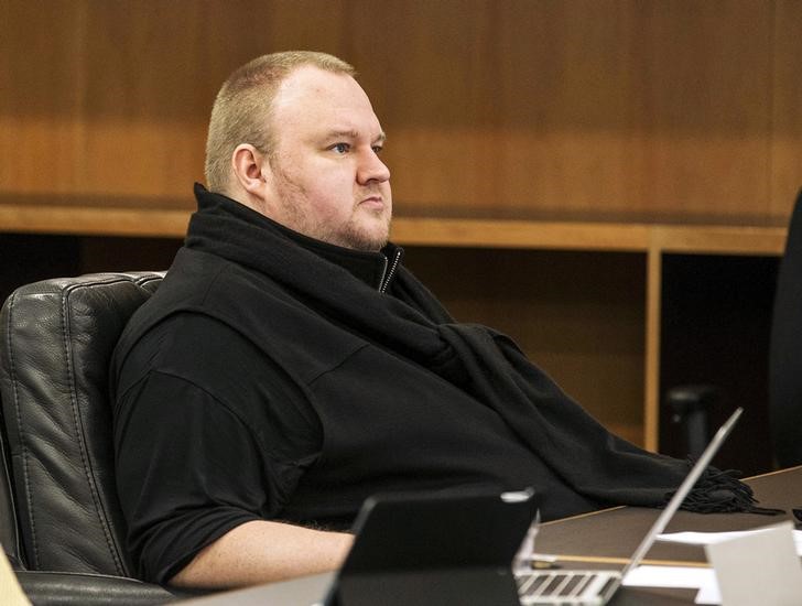 © Reuters. El fundador de Megaupload, ante el juez para evitar su extradición a EEUU