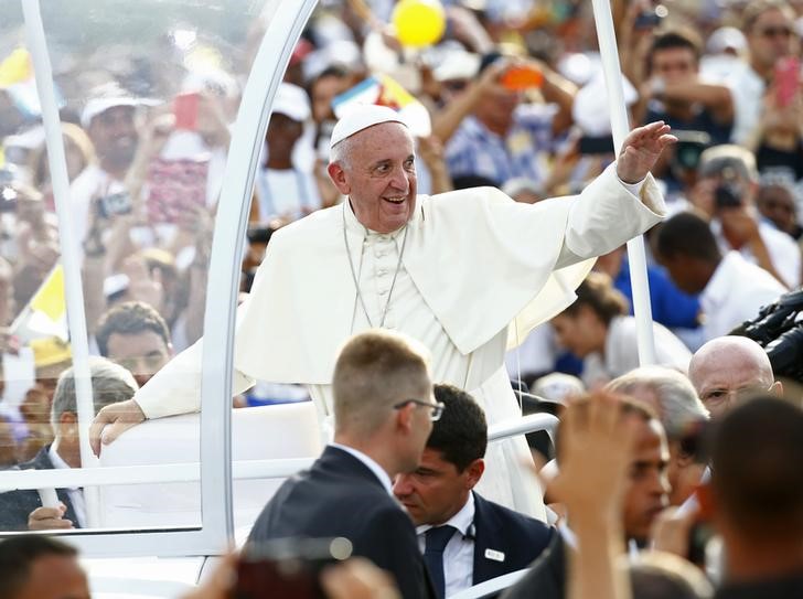 © Reuters. Papa Francisco durante sua primeira missa em Cuba