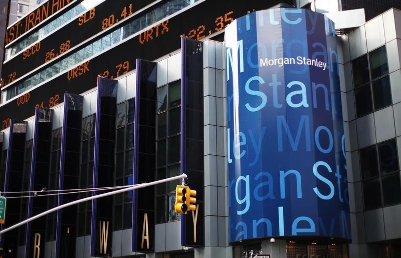 © Reuters. The corporate logo of financial firm Morgan Stanley is pictured on the company's world headquarters in the Manhattan borough of New York City