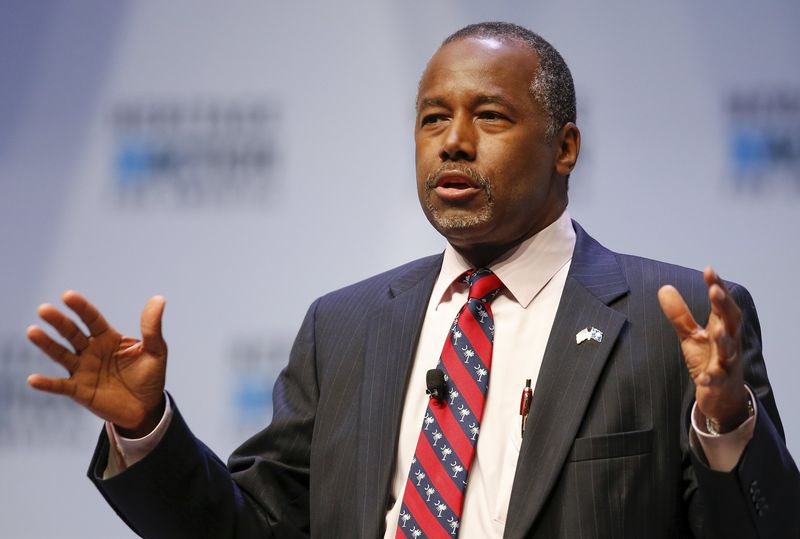 © Reuters. U.S. Republican candidate Dr. Ben Carson speaks during the Heritage Action for America presidential candidate forum in Greenville