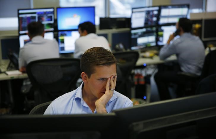 © Reuters. A risk manager works on the trading floor at IG Index in London