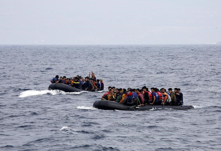 © Reuters. خطة الاتحاد الأوروبي لحل أزمة اللاجئين تواجه انتقادات عنيفة
