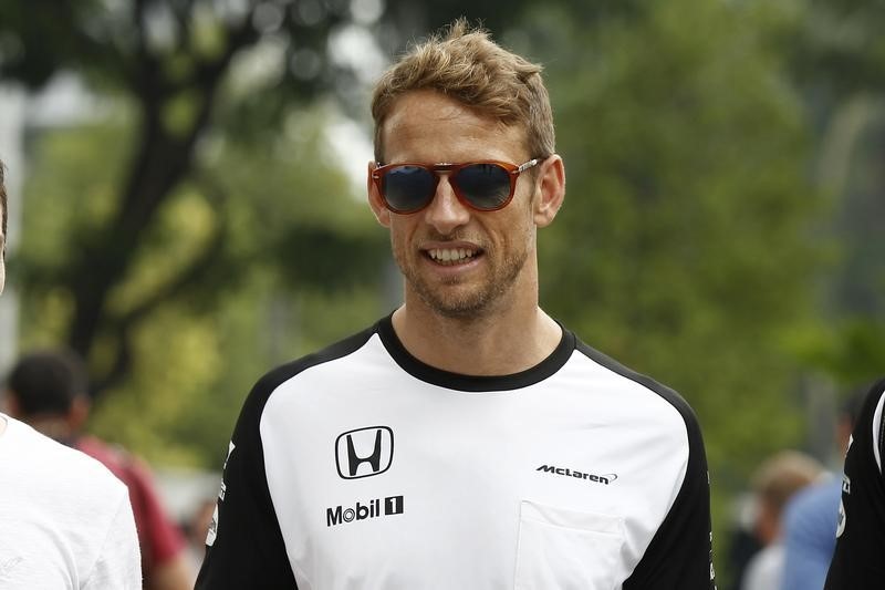 © Reuters. Crecen las especulaciones sobre la retirada de Button a final de año