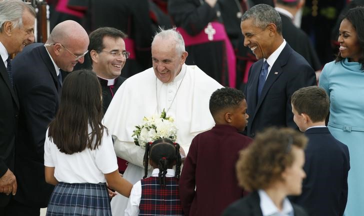 © Reuters. Presidente Barack Obama recebe o papa Francisco em Washington