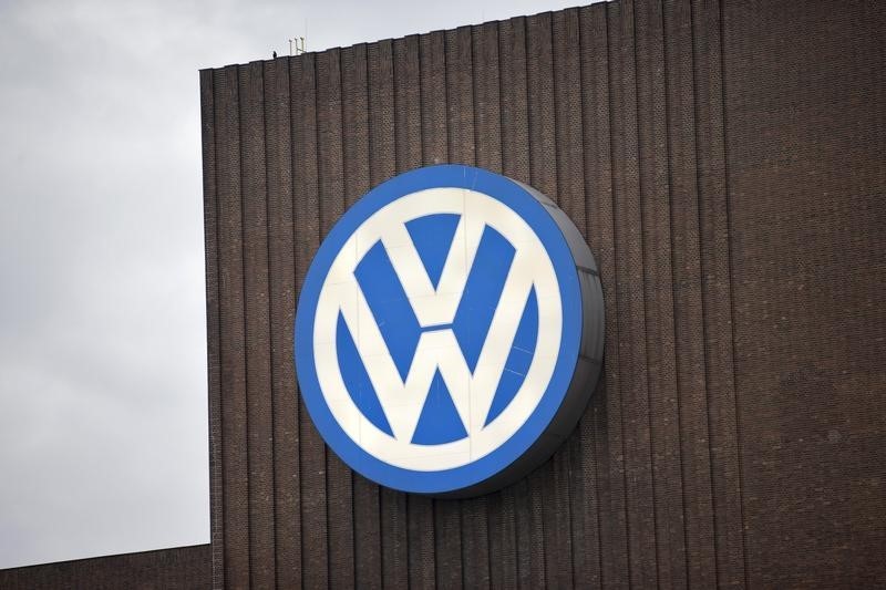 © Reuters. Un impianto Volkswagen a Wolfsburg in Germania 