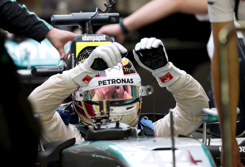 © Reuters. Mercedes busca recuperar su ritmo en el Gran Premio de Japón