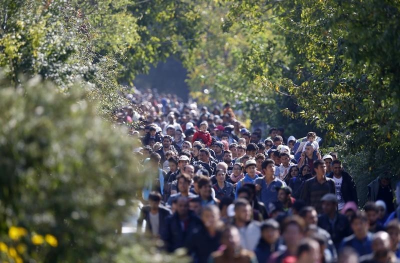 © Reuters. Los líderes de la UE, divididos, podrían ofrecer fondos para acoger refugiados