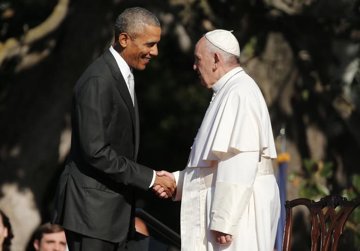 © Reuters. Presidente dos EUA, Barack Obama, recebe o papa Francisco na Casa Branca, Washington 