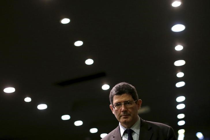 © Reuters. Ministro da Fazenda, Joaquim Levy, após participar de seminário em Brasília.