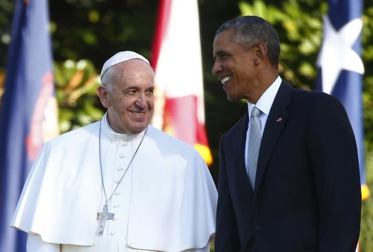 © Reuters. Presidente dos EUA, Barack Obama, ao lado do papa Francisco em evento na Casa Branca