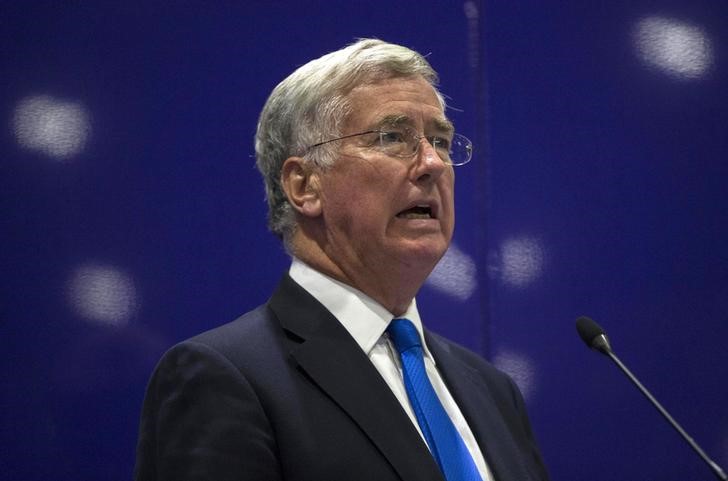 © Reuters. Ministro da Defesa britânico, Michael Fallon, durante evento em Londres