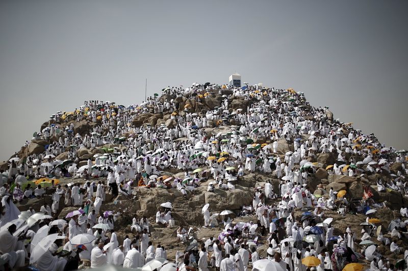 © Reuters. Peregrinos muçulmanos durante o haj, na cidade sagrada de Meca