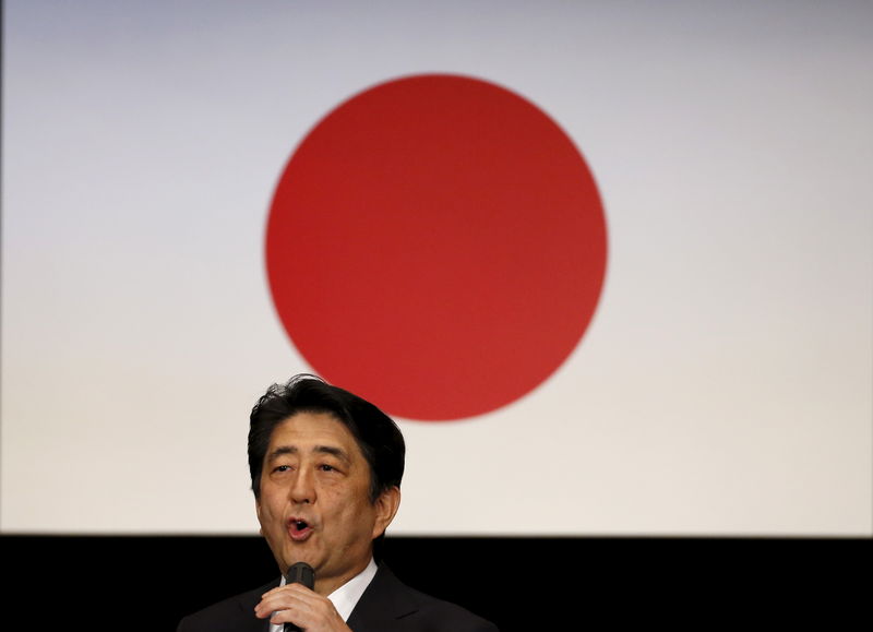 © Reuters. Primeiro-ministro do Japão, Shinzo Abe, durante encontro em Tóquio