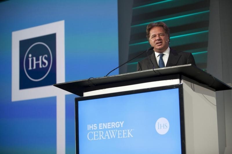 © Reuters. Souki speaks during the IHS CERAWeek 2015 energy conference in Houston, Texas