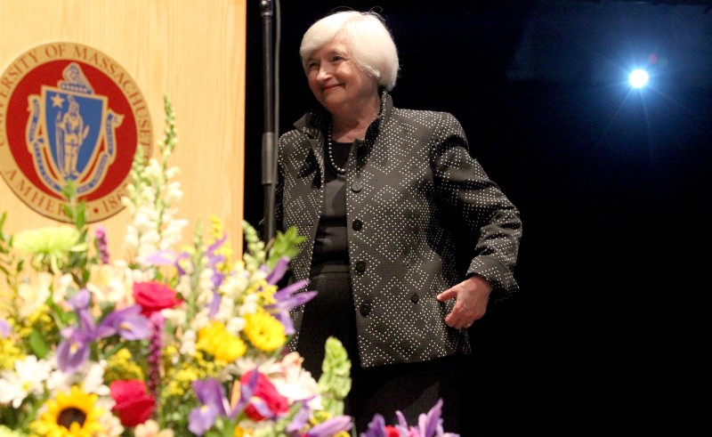 © Reuters. La Fed aún sigue encaminada a subir los tipos de interés este año