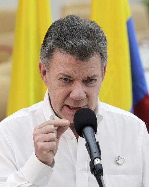© Reuters. متمردو فارك قد يفلتون من الترحيل في اتفاق سلام مع كولومبيا