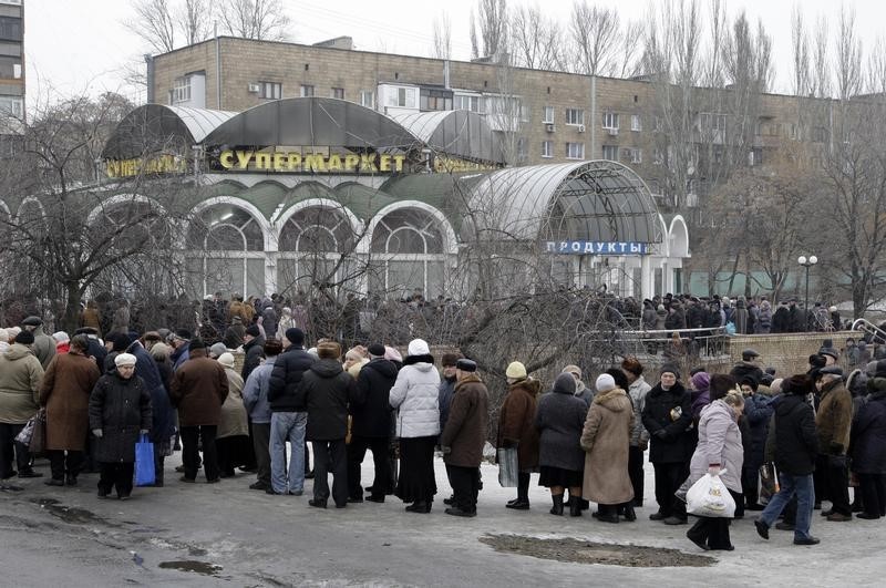 © Reuters. أوكرانيا ودول غربية تستنكر منع الانفصاليين الأوكرانيين دخول منظمات إنسانية