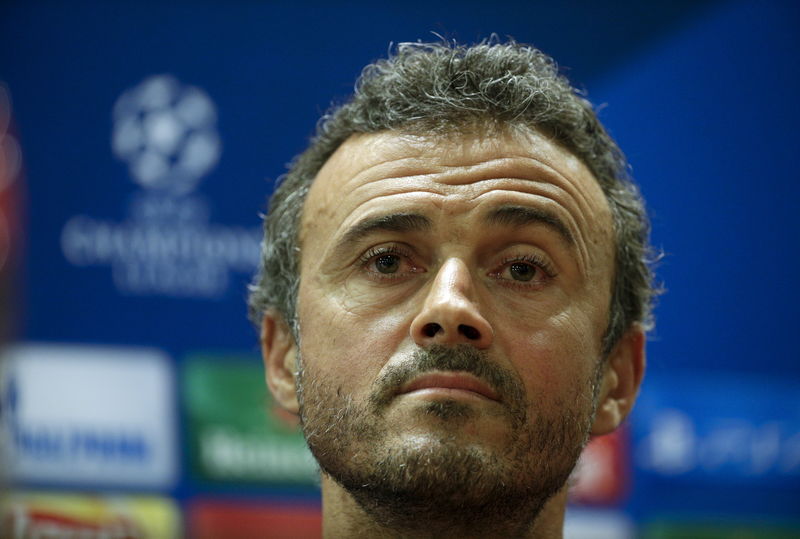 © Reuters. El Barcelona debe defender mejor como equipo, dice Luis Enrique