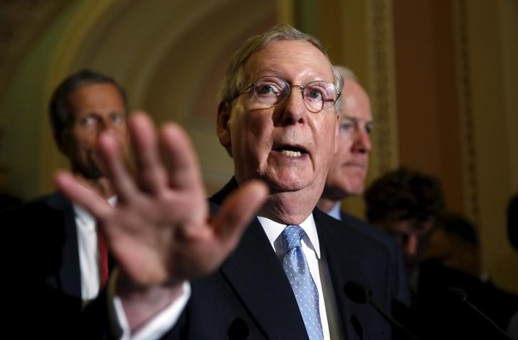 © Reuters. Senate Majority Leader McConnell talks to reporters after the Senate Republican weekly policy luncheon at the Capitol in Washington