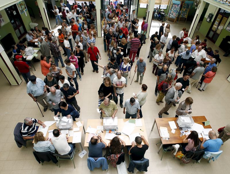 © Reuters. Los secesionistas catalanes buscan respaldo electoral en su desafío independentista