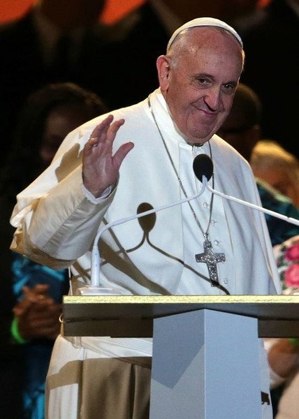 © Reuters. El Papa se reunió en Filadelfia con víctimas de abusos sexuales de sacerdotes