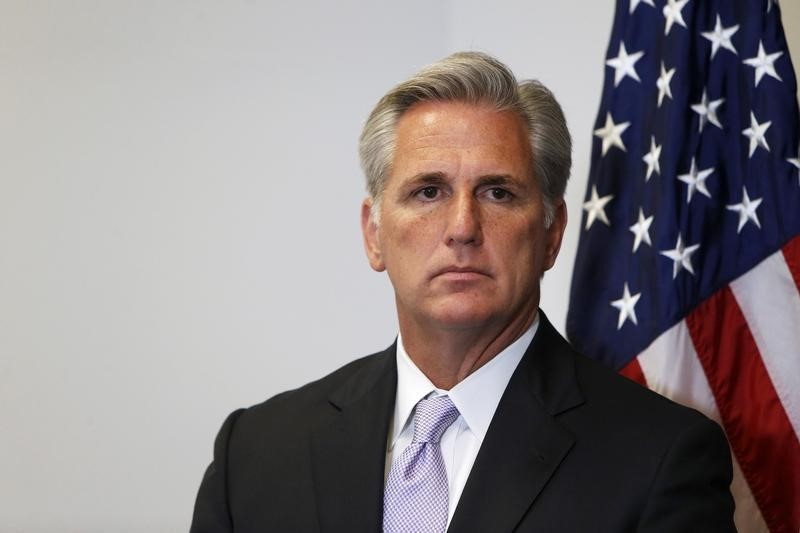 © Reuters. McCarthy participates in a news conference after a Republican caucus meeting at the Capitol in Washington