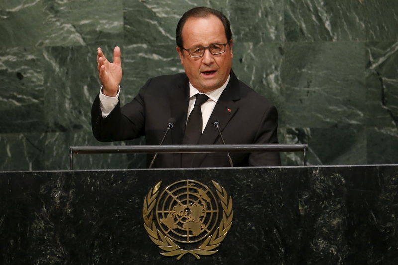 © Reuters. فرنسا ستقدم 4 مليارات يورو إضافية لدعم التنمية من 2020