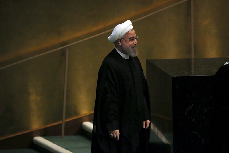 © Reuters. ايرنا-روحاني يقطع زيارته لنيويورك للمشاركة في تشييع جنازات قتلى إيران خلال الحج