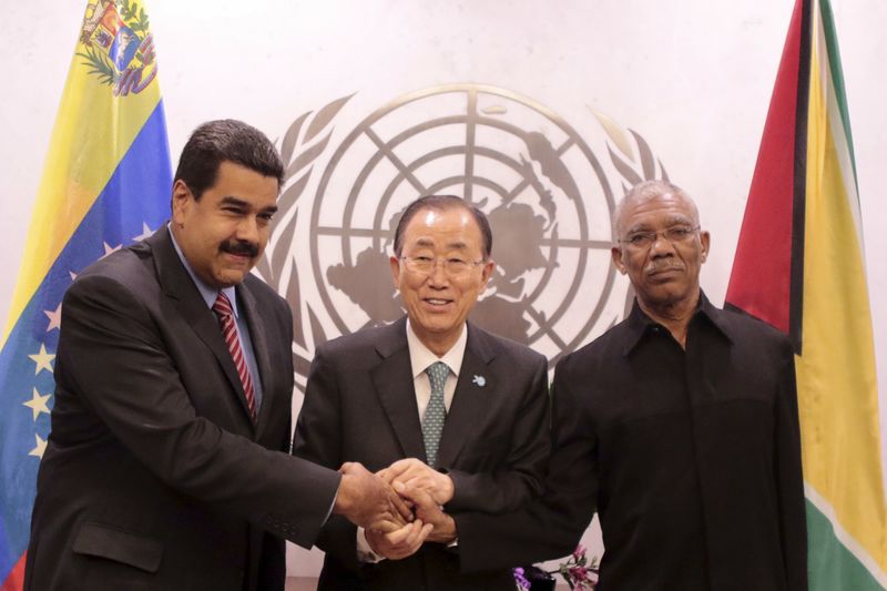 © Reuters. Venezuela y Guyana acuerdan el regreso de sus embajadores a pesar de la disputa fronteriza