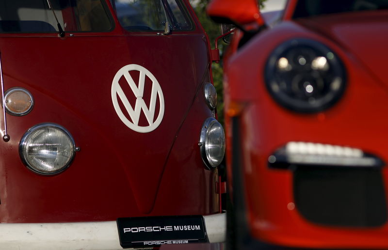 © Reuters. Un vecchio pulmino Volkswagen 