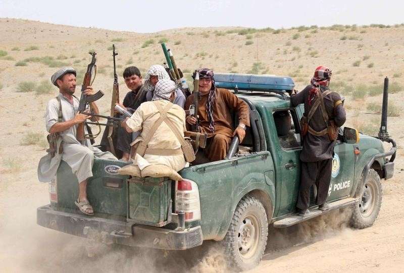 © Reuters. مقاتلو طالبان يهاجمون مدينة قندوز بشمال أفغانستان