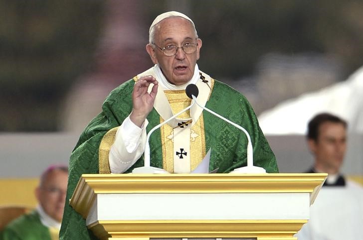 © Reuters. Papa Francisco em missa na Filadélfia, durante sua passagem nos Estados Unidos