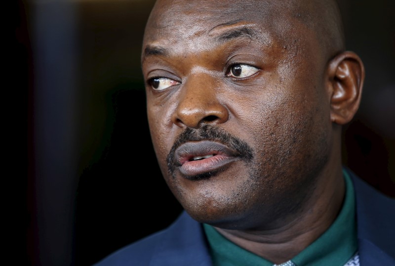 © Reuters. Nkurunziza speaks during a news conference in Bujumbura