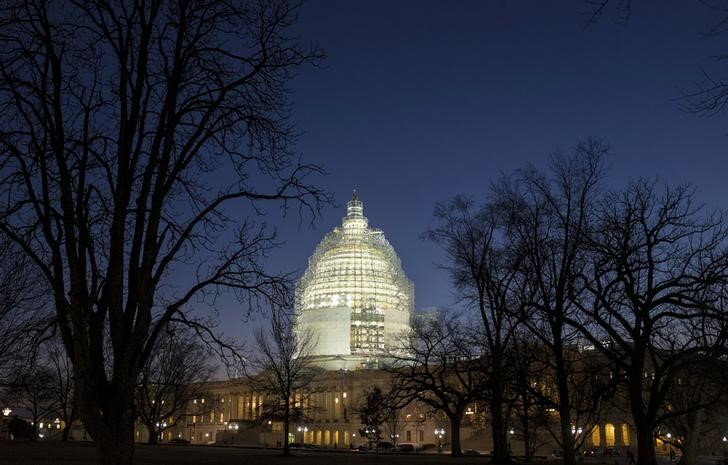 © Reuters. The U.S. Capitol is lit in Washington