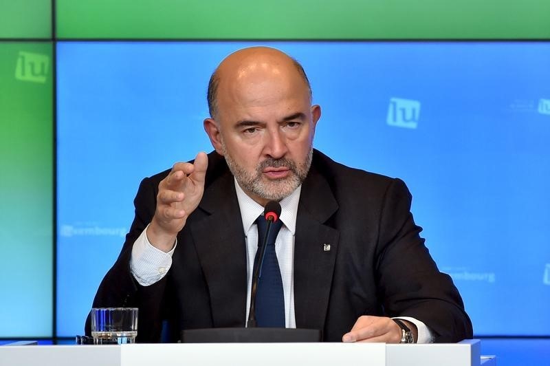 © Reuters. Moscovici pide también un ministro de Finanzas conjunto de la eurozona 