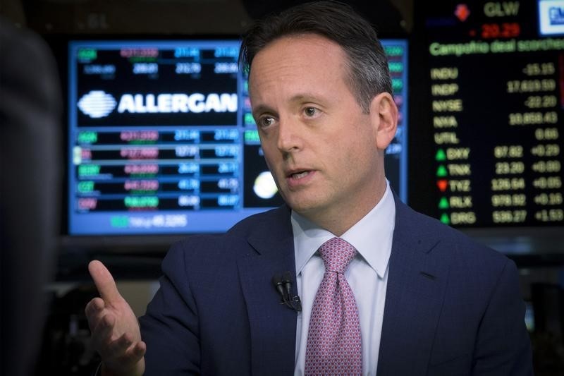 © Reuters. Actavis CEO Brenton Saunders speaks during an interview with CNBC on the floor of the New York Stock Exchange