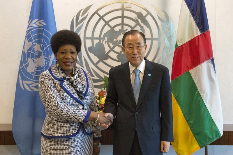 © Reuters. رئيسة جمهورية افريقيا الوسطى تغادر الأمم المتحدة مبكرا بسبب العنف في بانجي