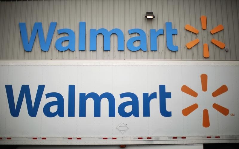 © Reuters. A Wal-Mart Stores Inc company distribution center in Bentonville