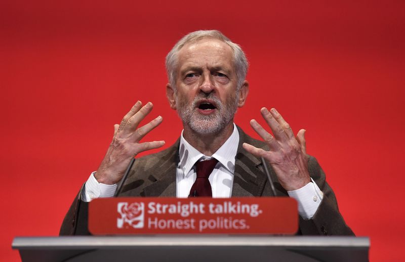 © Reuters. Britain's opposition Labour Party leader Jeremy Corbyn addresses his party's annual conference in Brighton, southern Britain