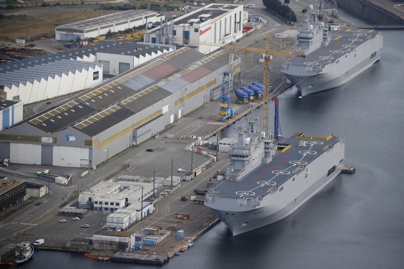 © Reuters. LE SÉNAT ESTIME QUE LA REPRISE DES MISTRAL A UN COÛT POUR L'ÉTAT