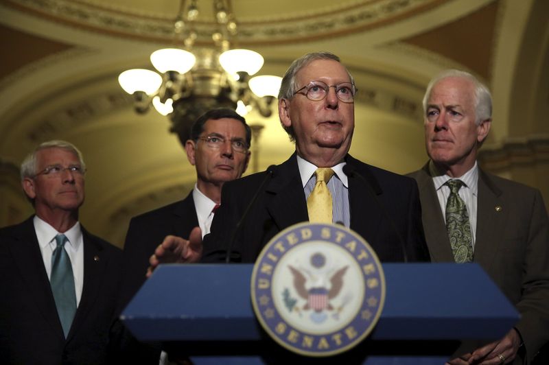 © Reuters. Senate Republican leaders take questions from the media on upcoming budget battle on Capitol Hill in Washington 