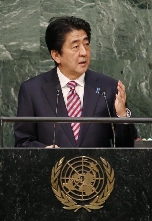 © Reuters. Premiê japonês, Shinzo Abe, fala na ONU 