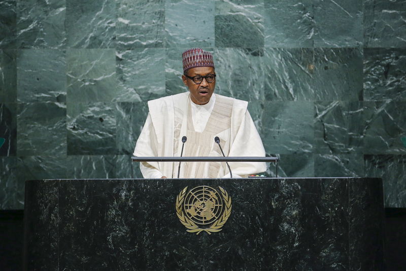 © Reuters. رئيس نيجيريا يتولى منصب وزير النفط في مجلس الوزراء الجديد