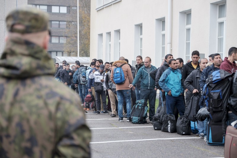 © Reuters. فنلندا تعلق البت في طلبات اللجوء من مواطني العراق والصومال