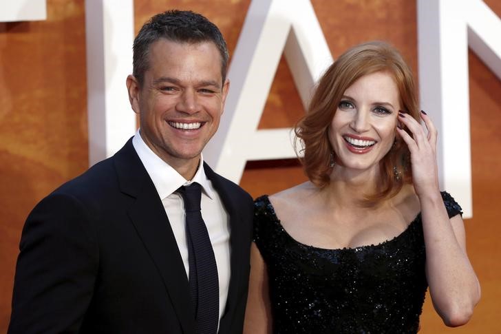 © Reuters. Atores Matt Damon e Jessica Chastain em lançamento de "Perdido em Marte em Londres