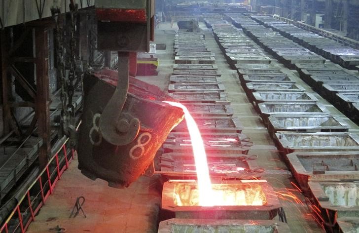© Reuters. Цех комбината "Надежда" Норильского никеля в Норильске 
