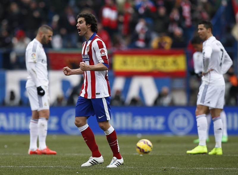 © Reuters. El Real Madrid, con la mirada puesta en el derbi del sábado