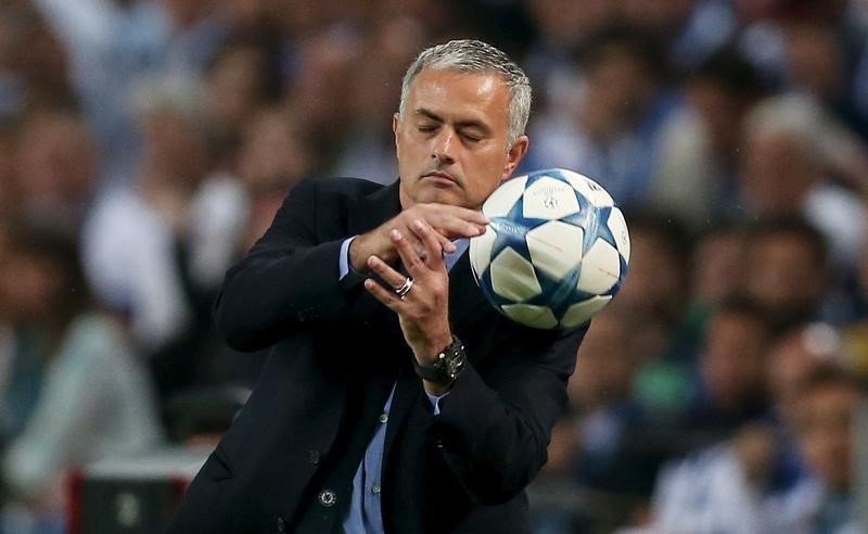 © Reuters.  Mourinho debería haberse disculpado con Carneiro, dice el presidente de la FA