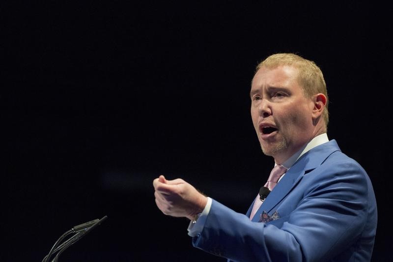 © Reuters. Jeffrey Gundlach, chief executive and chief investment officer of DoubleLine Capital,  speaks during the Sohn Investment Conference in New York 